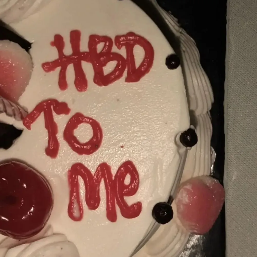 ucapan ultah lucu di kue © 2025 Instagram ucapan ultah lucu di kue © 2025 Instagram