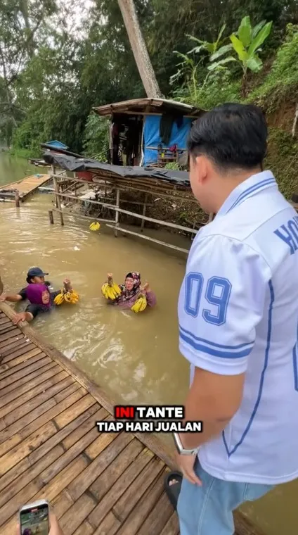 ibu ini sudah 35 tahun jualan pisang © TikTok