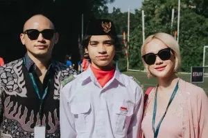 Gagah dan tampan, 5 potret Noah Sinclair putra Bunga Citra Lestari jadi pemimpin upacara di sekolah