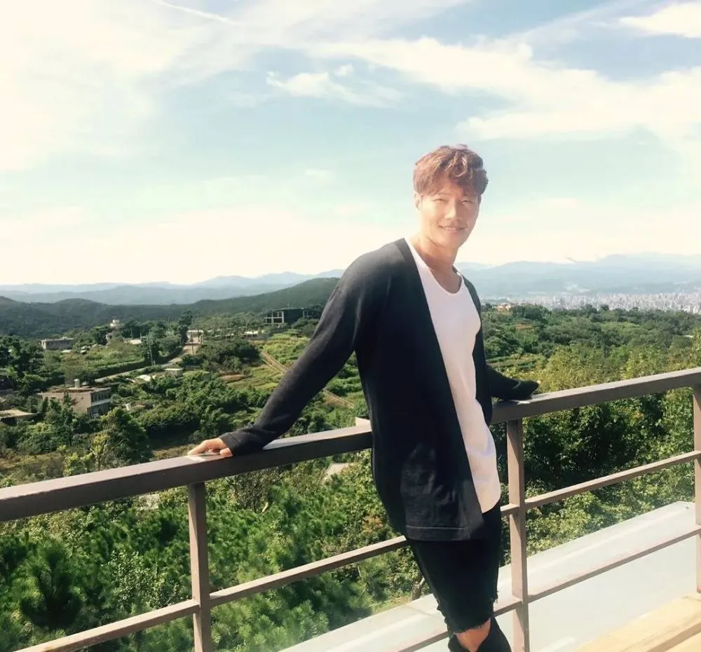 profil kim jong kook © 2025 Instagram