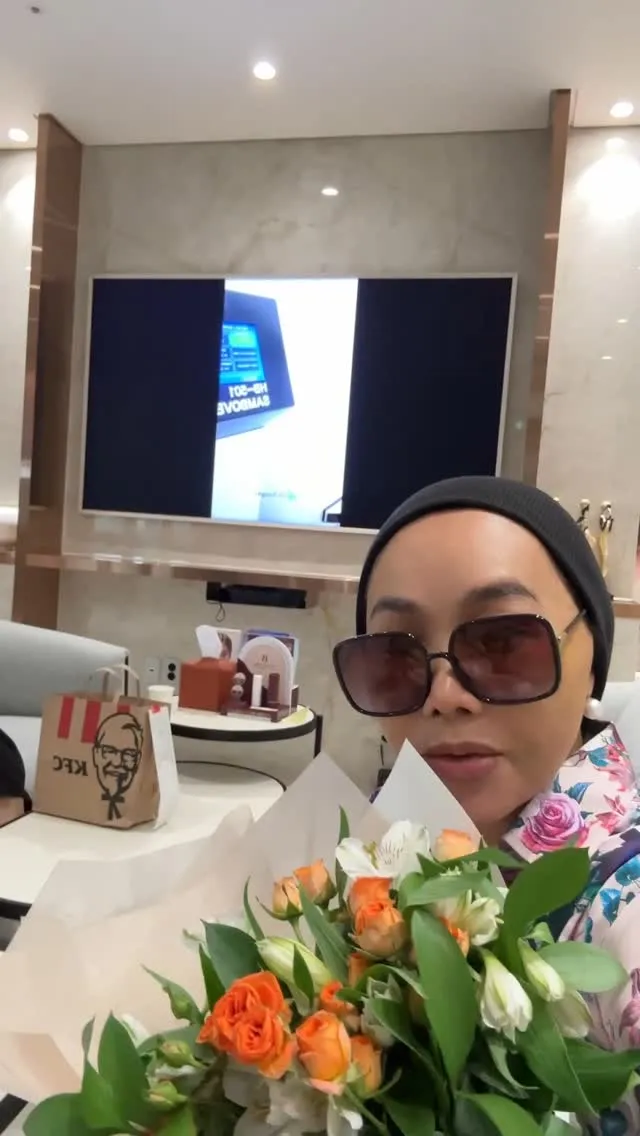 Dewi Gita rogoh ratusan juta demi oplas © Instagram Dewi Gita rogoh ratusan juta demi oplas © Instagram