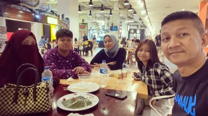 5 personel band Ungu dan anak © 2022 berbagai sumber 5 personel band Ungu dan anak © 2022 berbagai sumber