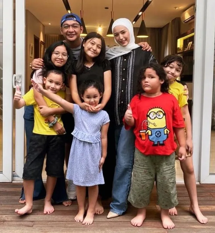 5 personel band Ungu dan anak © 2022 berbagai sumber 5 personel band Ungu dan anak © 2022 berbagai sumber