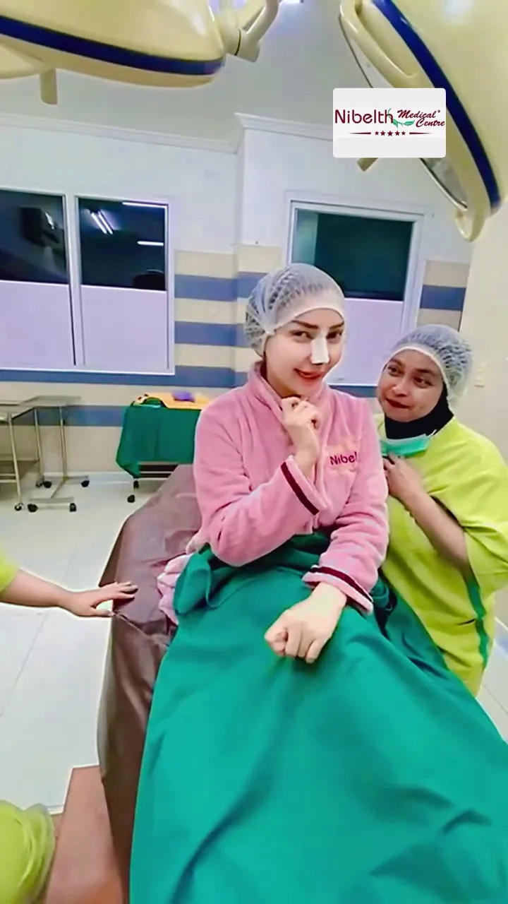 Roro Fitria operasi plastik hidung © 2025 Instagram Roro Fitria operasi plastik hidung © 2025 Instagram