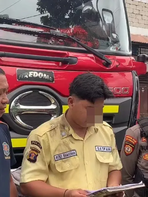 Pemuda ejek damkar dihukum © 2025 Instagram Pemuda ejek damkar dihukum © 2025 Instagram