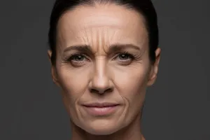 10 Bedak padat untuk menutupi kerutan, cocok untuk semua jenis kulit harga di bawah Rp 100 ribu