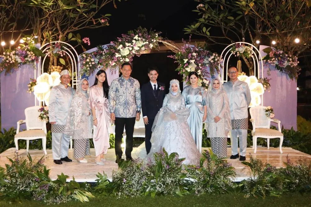 potret almira saat kenakan dress © instagram