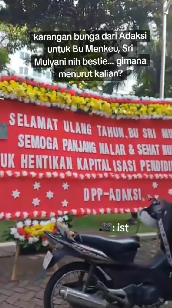 Sri Mulyani dapat karangan bunga protes © TikTok