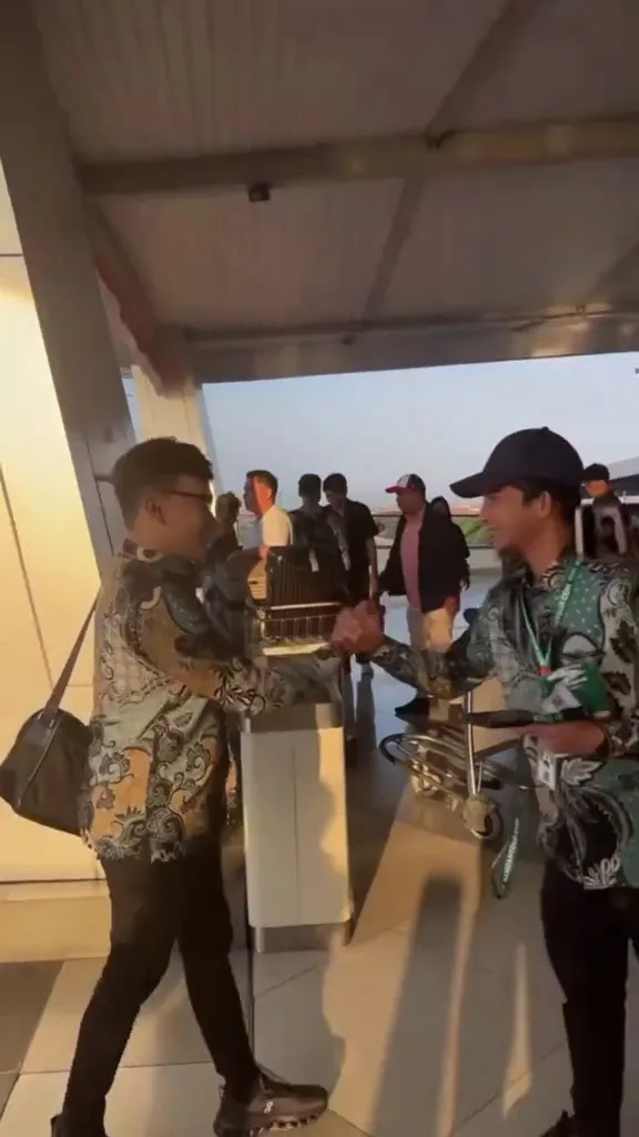 Ruben Onsu berangkat umrah © 2025 TikTok Ruben Onsu berangkat umrah © 2025 TikTok