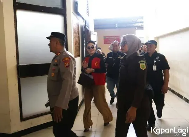 Nikita Mirzani kembali hadiri sidang © berbagai sumber