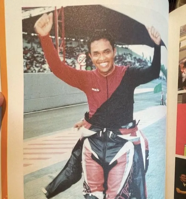 Pria ini dulu pernah jadi tukang semir © Instagram Pria ini dulu pernah jadi tukang semir © Instagram