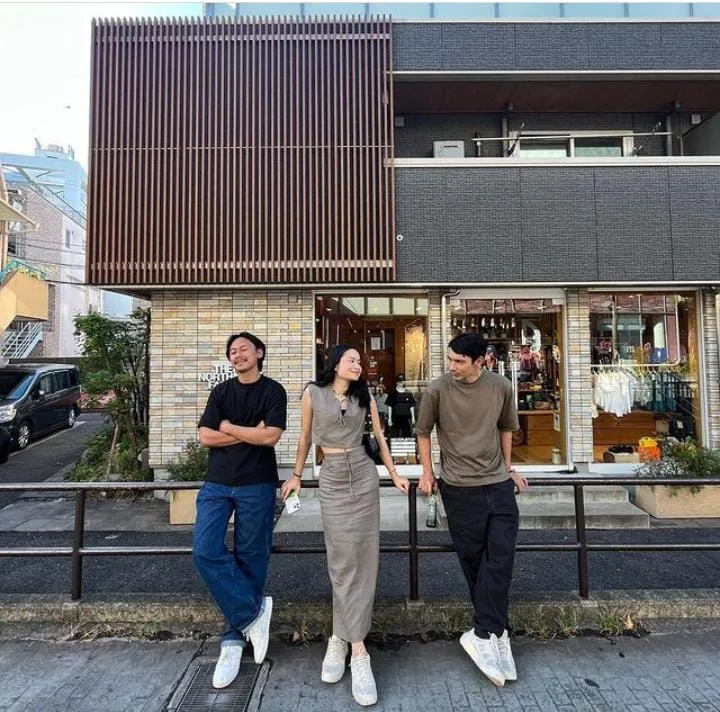 Abimana dan Satine Zaneta Instagram