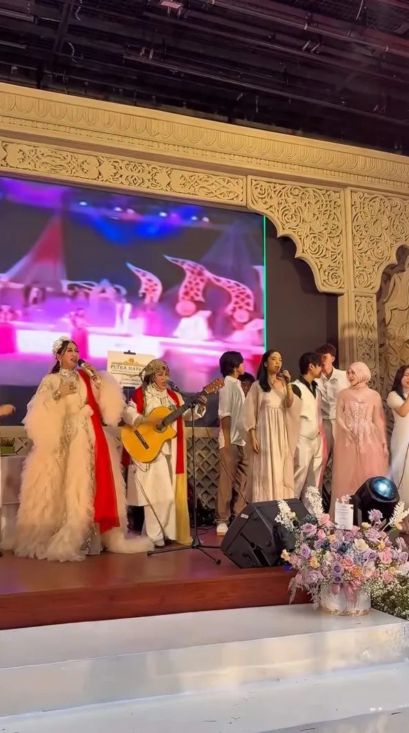 Paramita Rusady ulang tahun ke 59 © Instagram Paramita Rusady ulang tahun ke 59 © Instagram