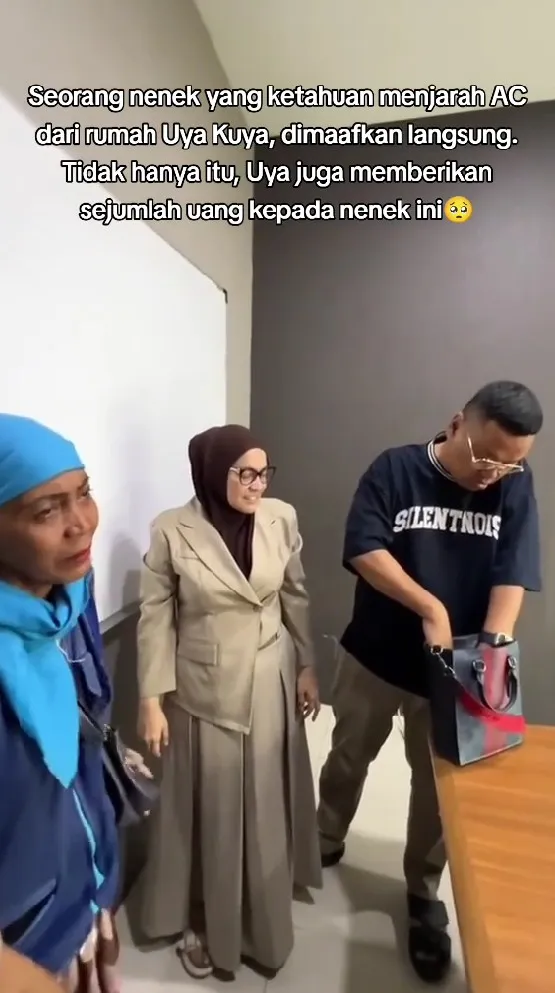 Uya Kuya jumpa pelaku penjarah rumahnya © TikTok Uya Kuya jumpa pelaku penjarah rumahnya © TikTok