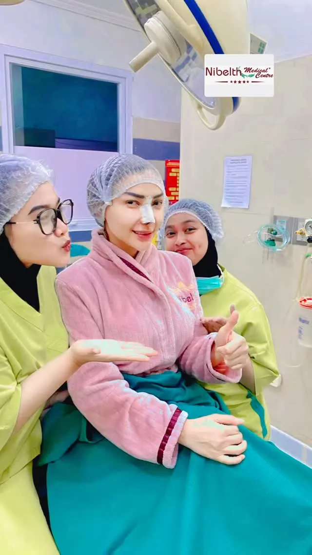 Potret terbaru Roro Fitria usai oplas © 2025 Instagram Potret terbaru Roro Fitria usai oplas © 2025 Instagram