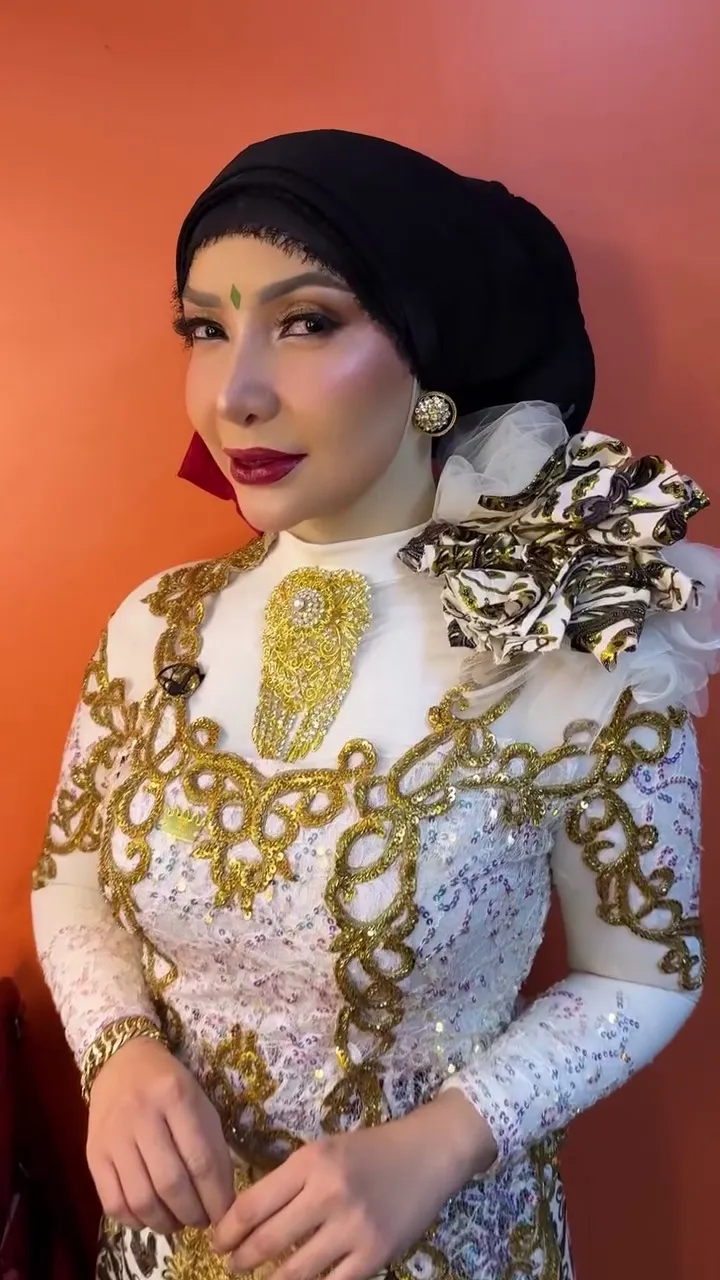 Potret terbaru Roro Fitria usai oplas © 2025 Instagram Potret terbaru Roro Fitria usai oplas © 2025 Instagram