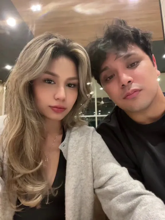 Potret Philo Paz dan pacar baru © 2025 brilio.net Potret Philo Paz dan pacar baru © 2025 brilio.net