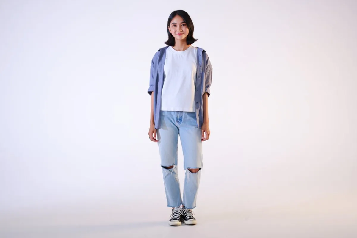 5 Tips tampil modis dengan pakaian basic yang ada di lemari kamu