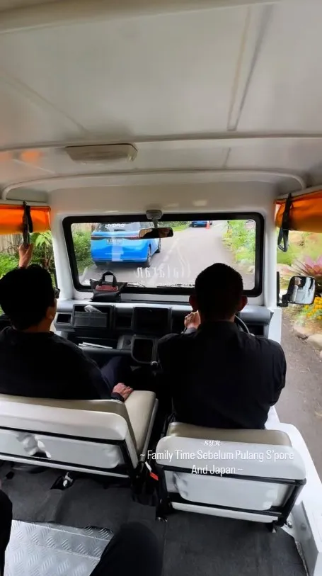 piknik cantik di kebun ala Syahrini © Instagram piknik cantik di kebun ala Syahrini © Instagram