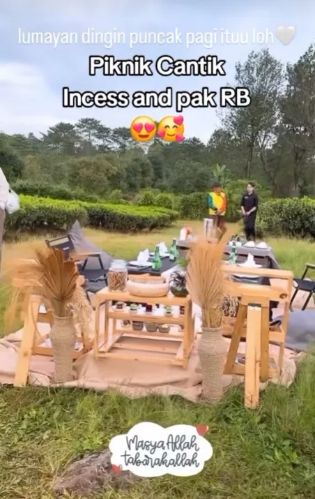 piknik cantik di kebun ala Syahrini © Instagram piknik cantik di kebun ala Syahrini © Instagram