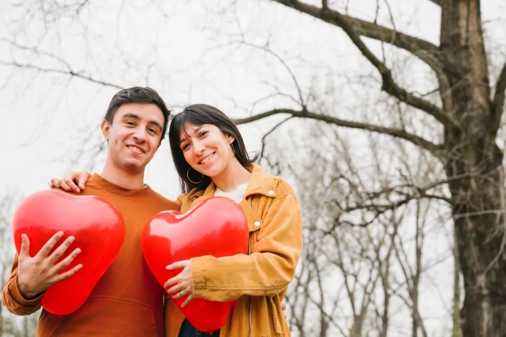 Kata-kata cinta lucu bikin baper terbaru 2025 © 2025 brilio.net Kata-kata cinta lucu bikin baper terbaru 2025 © 2025 brilio.net