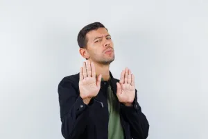 Apa itu denial? Kenali arti, ciri, dan contohnya dalam kehidupan sehari-hari