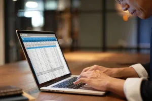 Contoh laporan keuangan rumah tangga Excel dan manual, lengkap dengan tips hemat