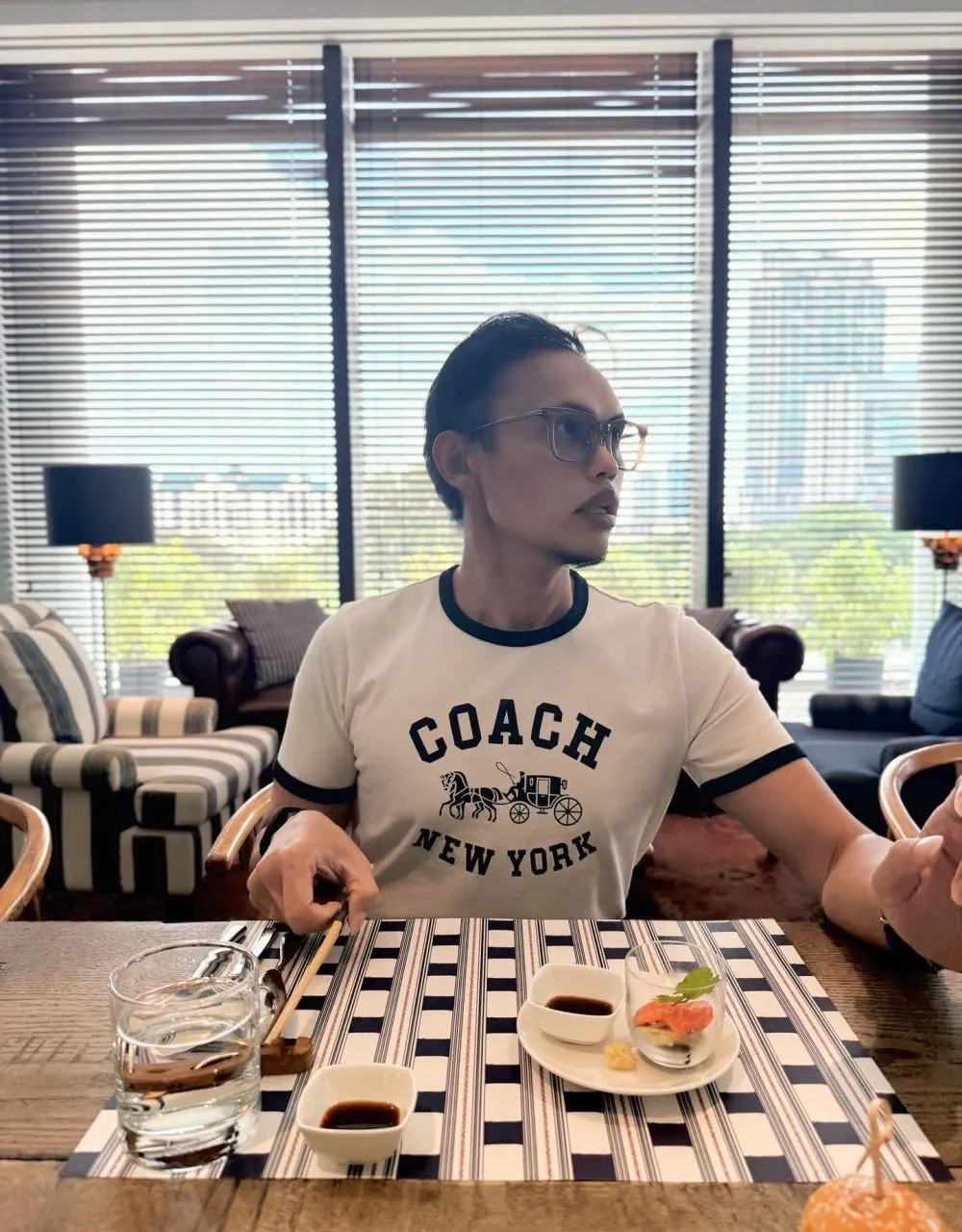 Wanda Hara tampil dengan jenggot © Instagram Wanda Hara tampil dengan jenggot © Instagram