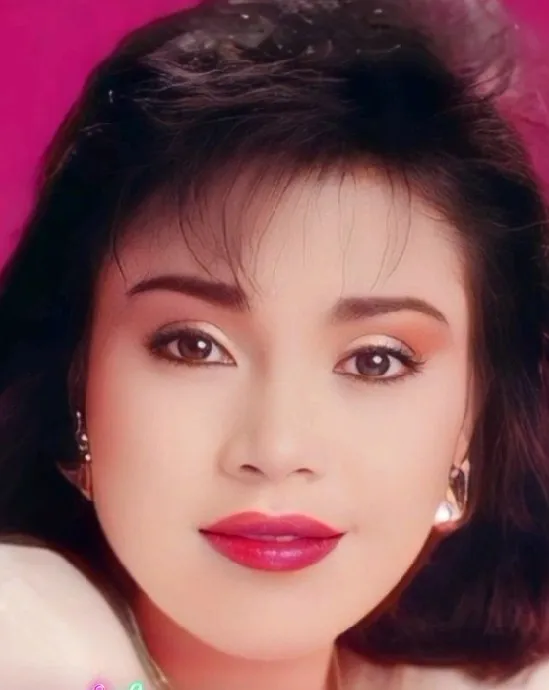 Wanita ini penyanyi keroncong legend © TikTok Wanita ini penyanyi keroncong legend © TikTok