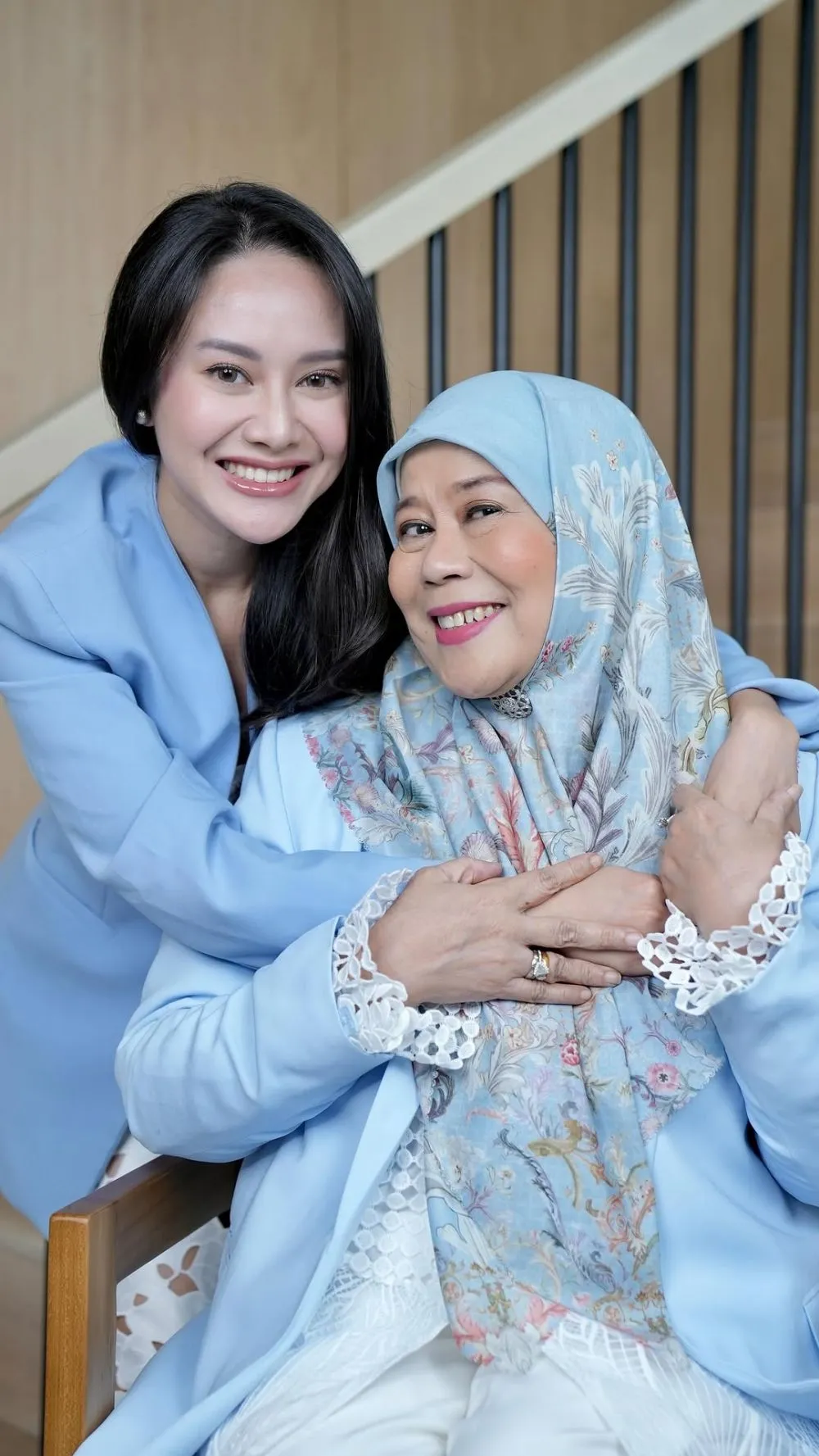 kebersamaan dewi yull bareng menantu © 2025 berbagai sumber kebersamaan dewi yull bareng menantu © 2025 berbagai sumber