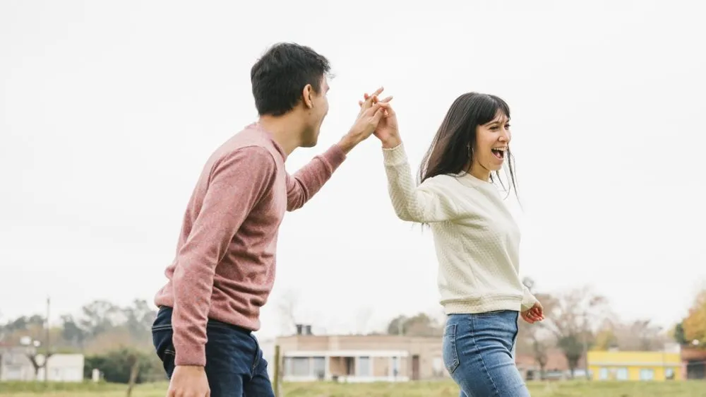 100 Kata-kata gombalan maut lirik, semakin hangat dan penuh makna © 2025 brilio.net 100 Kata-kata gombalan maut lirik, semakin hangat dan penuh makna © 2025 brilio.net