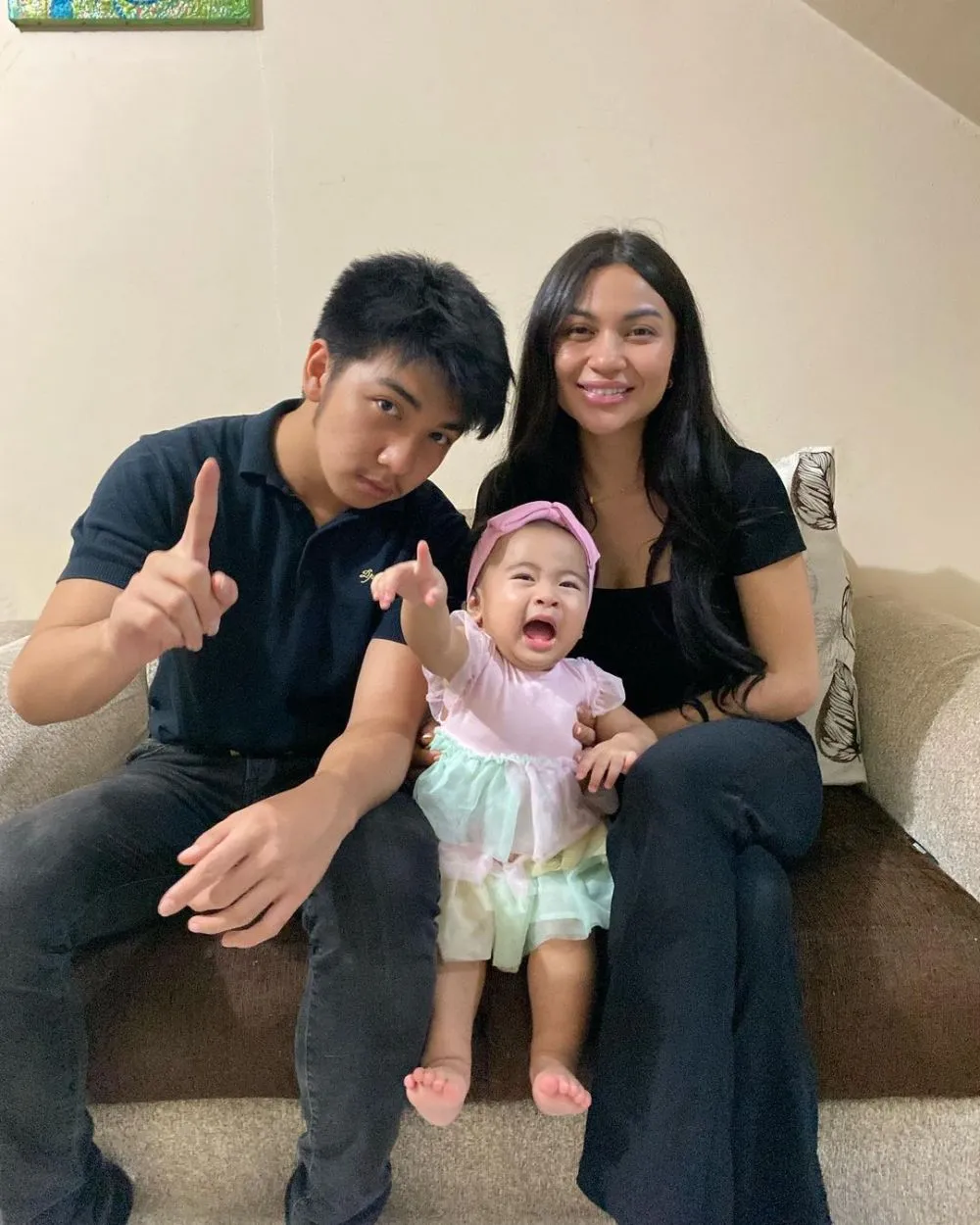 kebersamaan ariel tatum dan adik © instagram
