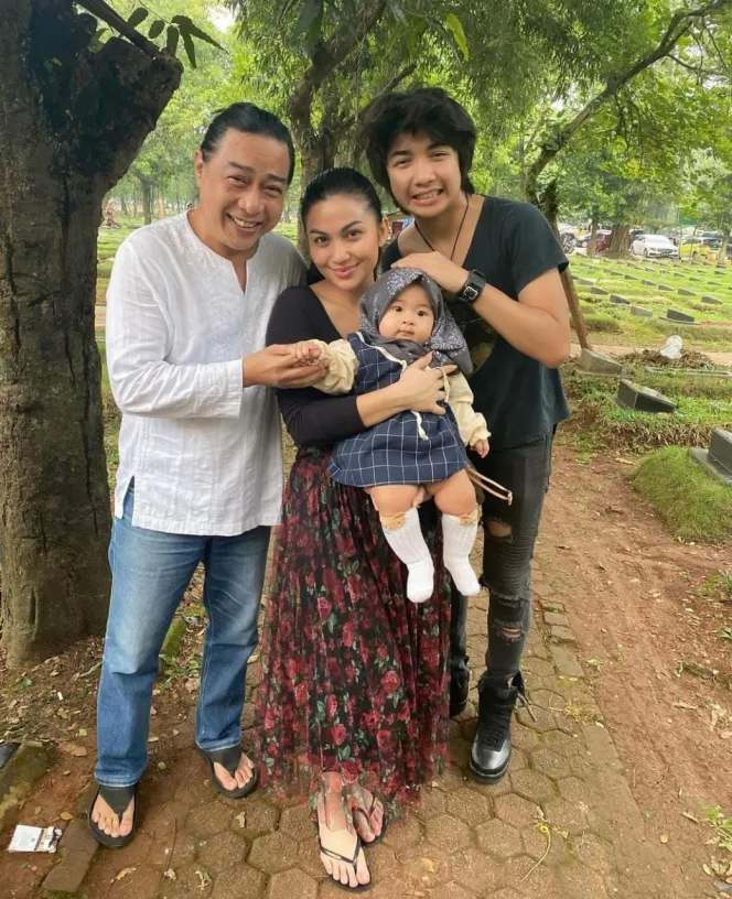 kebersamaan ariel tatum dan adik © instagram