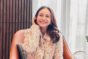 Viral tren makan ala Bon Appetit, Your Majesty, aksi Rossa plating gudeg ini bak koki Istana