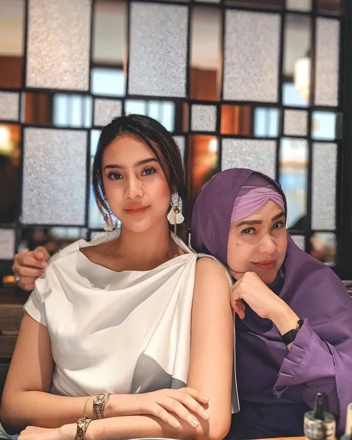 kebersamaan selebgram bareng ibu © instagram kebersamaan selebgram bareng ibu © instagram