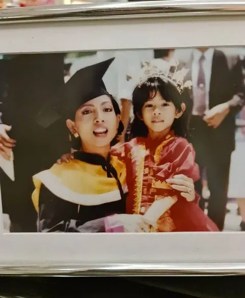 Transformasi Dian Sastro dari kecil ke dewasa © 2025 brilio.net Transformasi Dian Sastro dari kecil ke dewasa © 2025 brilio.net