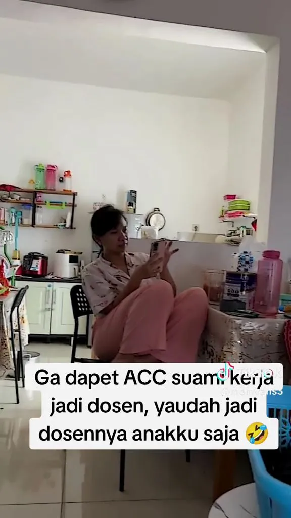 lulusan s2 jadi ibu rumah tangga © TikTok