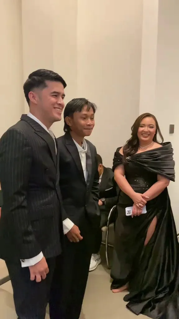 Fajar Sadboy hadir di nikahan Amanda Manopo © 2025 Instagram Fajar Sadboy hadir di nikahan Amanda Manopo © 2025 Instagram