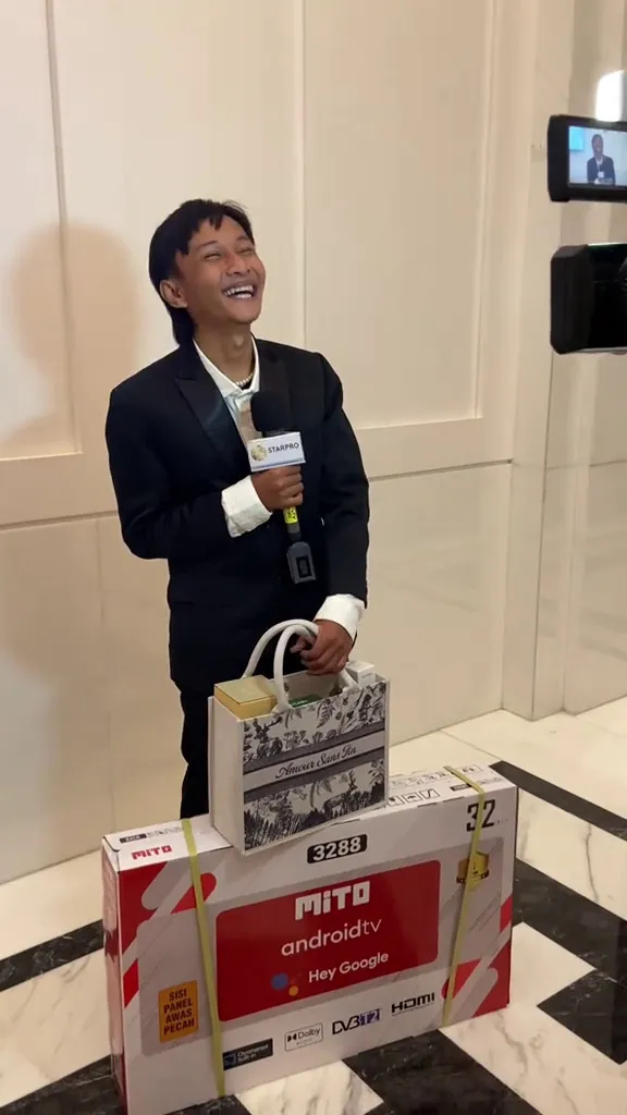 Fajar Sadboy hadir di nikahan Amanda Manopo © 2025 Instagram Fajar Sadboy hadir di nikahan Amanda Manopo © 2025 Instagram