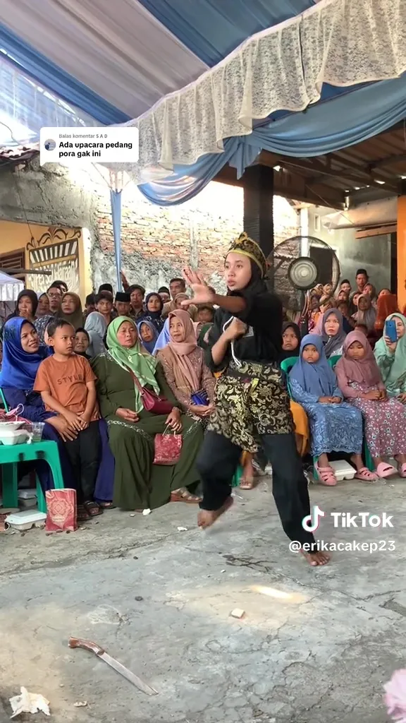 atraksi pencak silat di pernikahan © 2025 TikTok atraksi pencak silat di pernikahan © 2025 TikTok