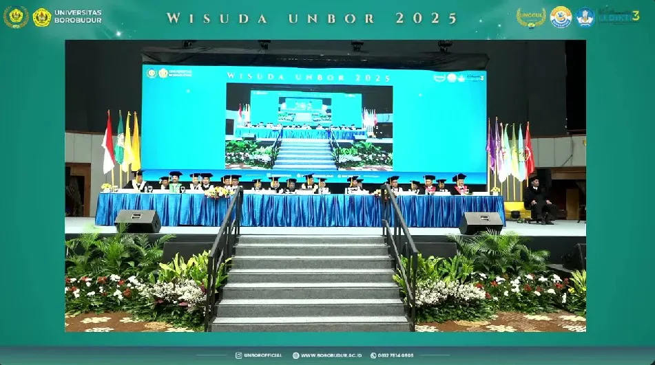 Ahmad Sahroni wisuda S3 © YouTube