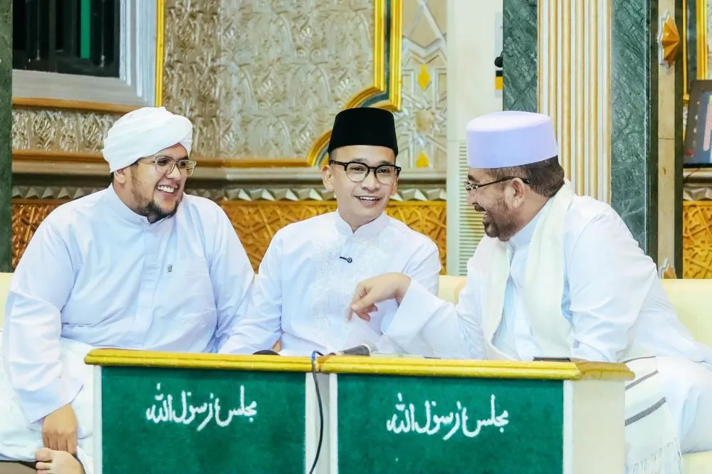 Ruben Onsu percaya diri bicara di depan jemaah © Instagram Ruben Onsu percaya diri bicara di depan jemaah © Instagram