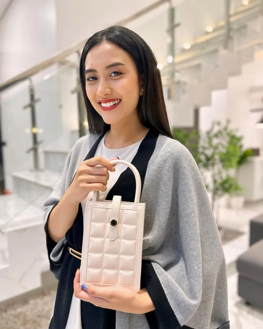 potret terbaru natalie pelanggan salon oneng © berbagai sumber potret terbaru natalie pelanggan salon oneng © berbagai sumber