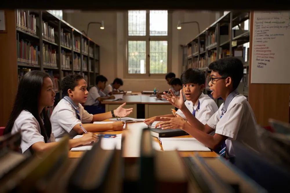 Contoh teks argumentasi tentang sekolah © 2025 brilio.net Contoh teks argumentasi tentang sekolah © 2025 brilio.net