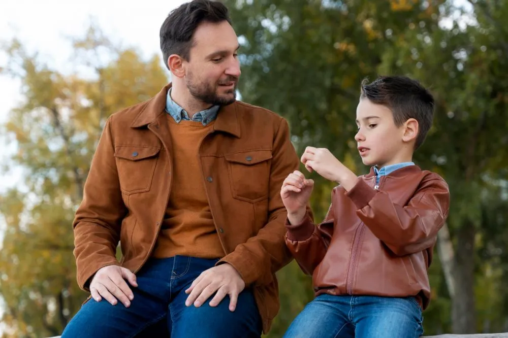 100 Kata-kata mutiara ayah dan anak 2025 © 2025 brilio.net