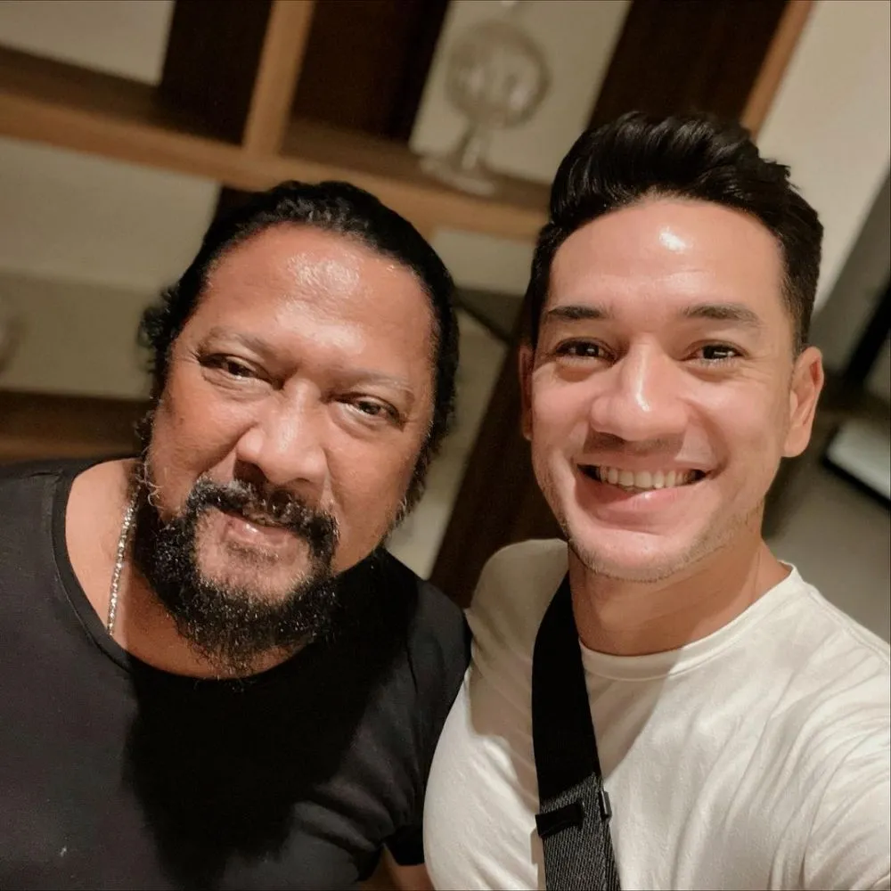 kebersamaan aktor dan ayah mertua © berbagai sumber kebersamaan aktor dan ayah mertua © berbagai sumber