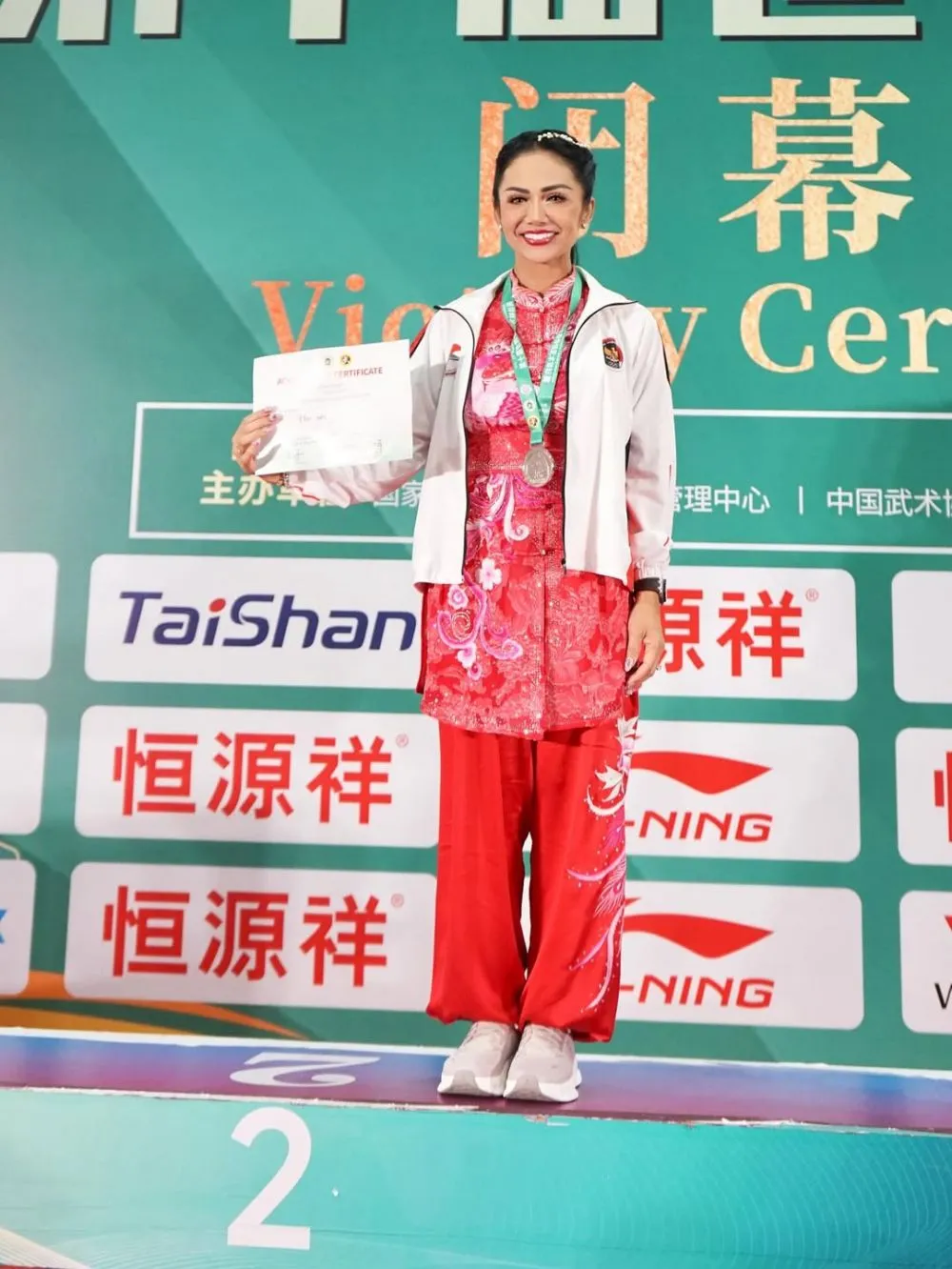 Krisdayanti medali perak kejuaraan dunia wuhsu 2025 © 2025 brilio.net