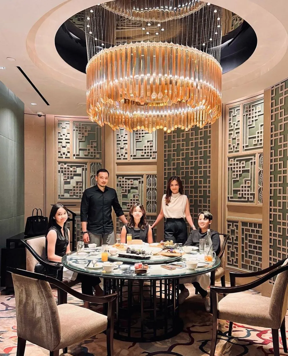 potret harmonis rumah tangga cut tari & richard kevin © berbagai sumber