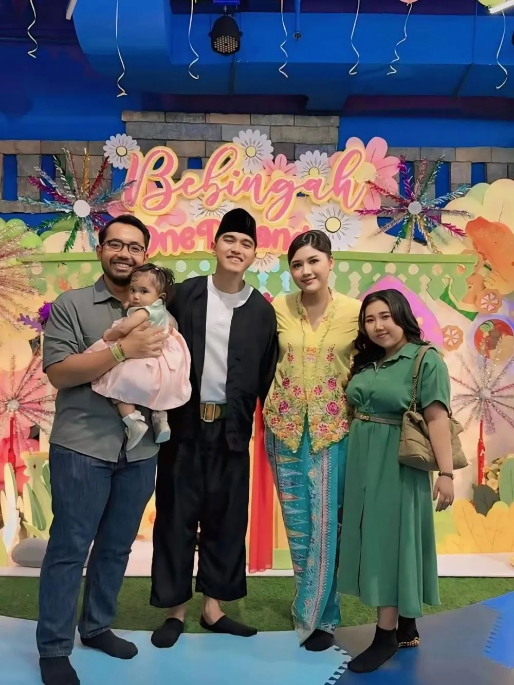 Ulang tahun Bebingah anak Kaesang Pangarep dan Erina Gudono © 2025 brilio.net Ulang tahun Bebingah anak Kaesang Pangarep dan Erina Gudono © 2025 brilio.net