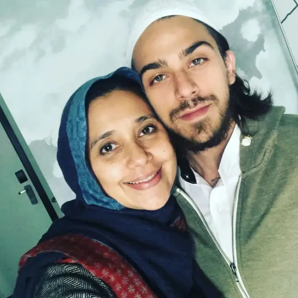 seleb bareng putranya kerap dikira sejoli © Instagram